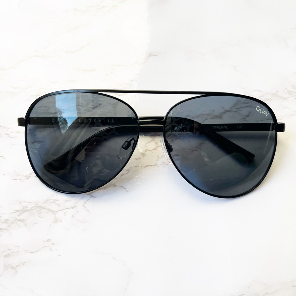 Quay Australia Vivienne Sunglasses Sunnies Black Oversized - Picture 2 of 9